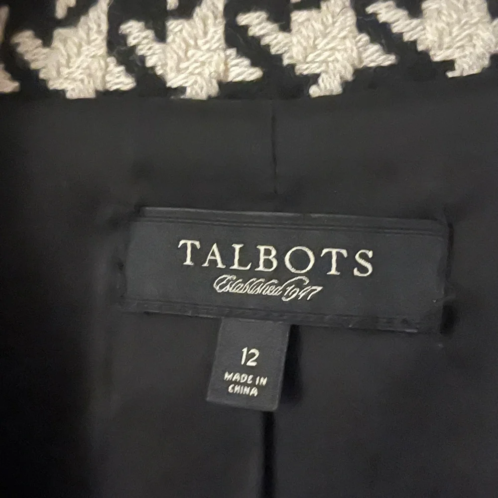 SALE🎁Talbots black and off white wool jacket/blazer in size 12. Very chic. - Picture 2 of 14